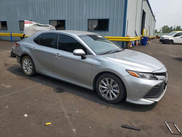 2018 TOYOTA CAMRY LE/SE/XLE/XSE — Passenger 3/4