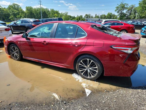2018 TOYOTA CAMRY