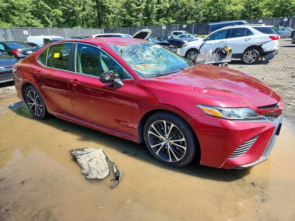 2018 TOYOTA CAMRY