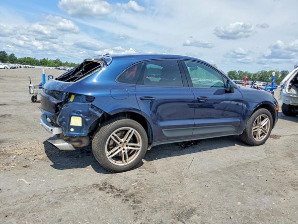 2021 PORSCHE MACAN Base