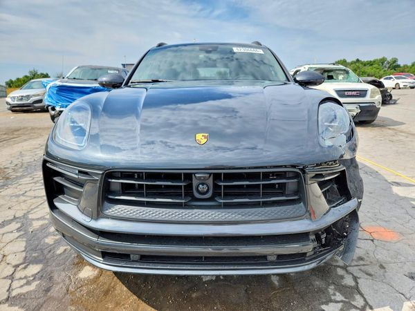2025 PORSCHE MACAN