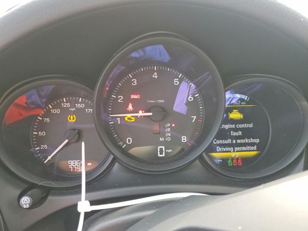 2025 PORSCHE MACAN