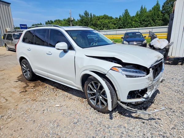 2019 VOLVO XC90 Momentum