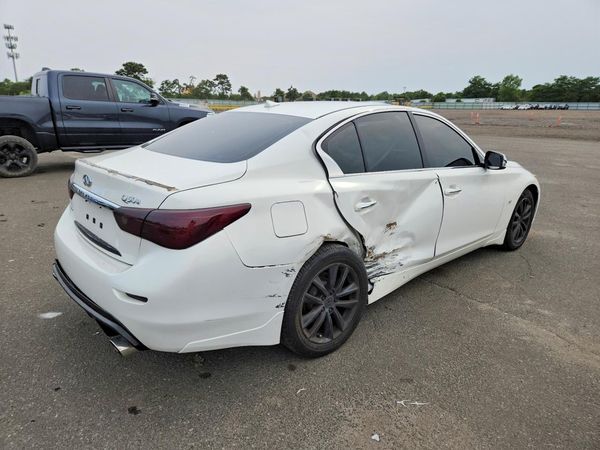 2015 INFINITI Q50