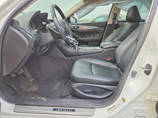 2015 INFINITI Q50