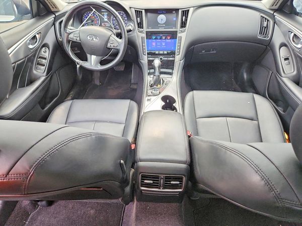 2015 INFINITI Q50