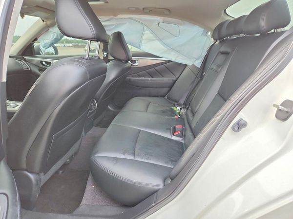 2015 INFINITI Q50