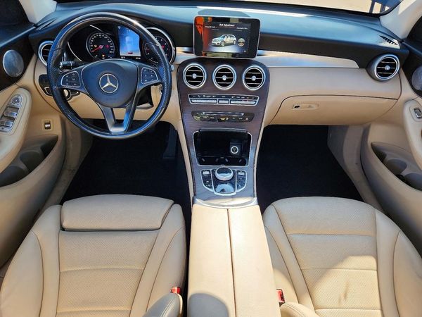 2019 MERCEDES-BENZ GLC