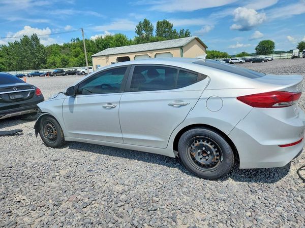 2017 HYUNDAI ELANTRA SE Base