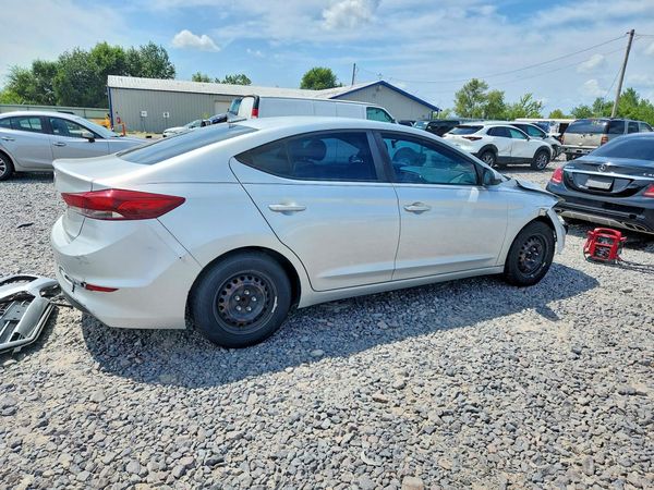 2017 HYUNDAI ELANTRA SE Base