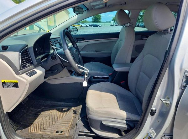 2017 HYUNDAI ELANTRA SE Base