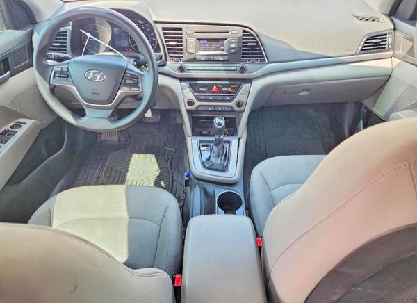 2017 HYUNDAI ELANTRA SE Base