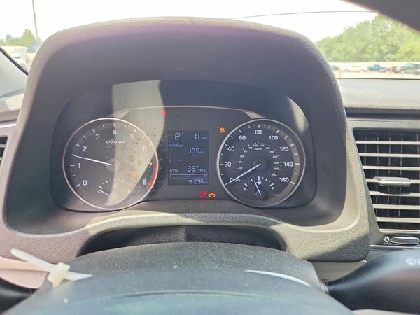 2017 HYUNDAI ELANTRA SE Base