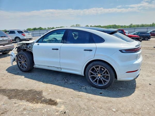 2024 PORSCHE CAYENNE