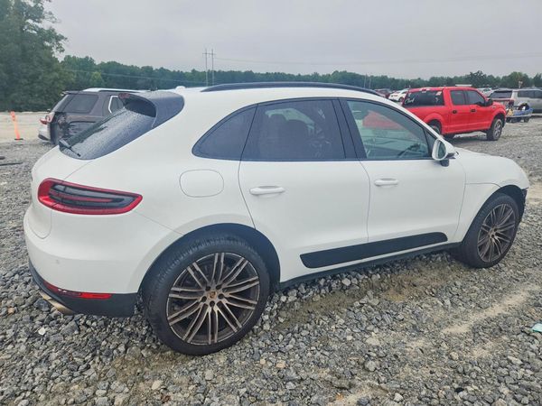 2017 PORSCHE MACAN