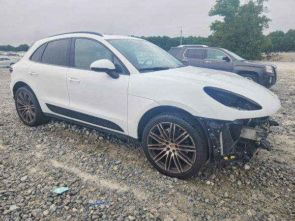 2017 PORSCHE MACAN
