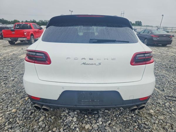 2017 PORSCHE MACAN