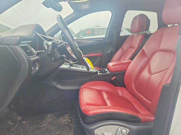 2017 PORSCHE MACAN