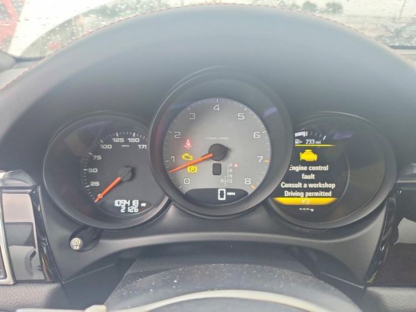 2017 PORSCHE MACAN