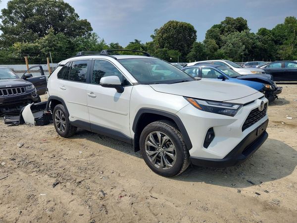 2023 TOYOTA RAV4 XLE Premium