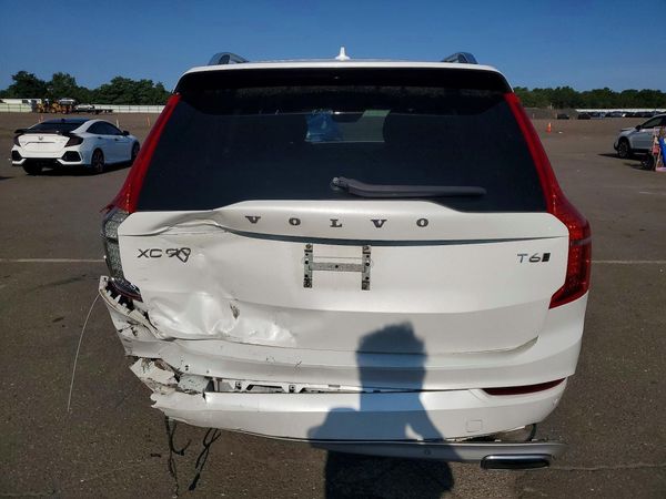 2019 VOLVO XC90 Momentum