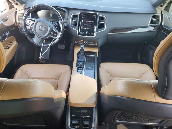 2019 VOLVO XC90 Momentum