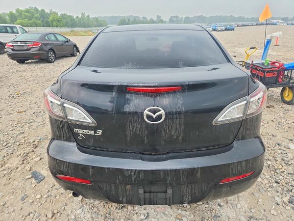 2013 MAZDA 3 SV/Base
