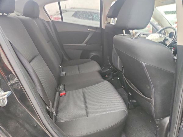 2013 MAZDA 3 SV/Base