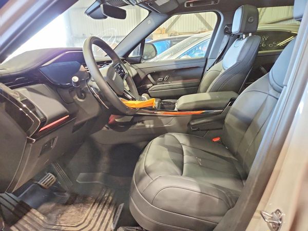 2026 LAND ROVER RANGE ROVER SPORT