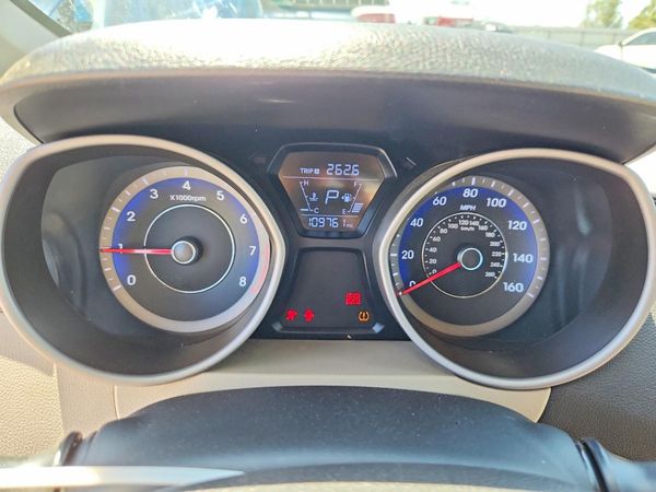 2015 HYUNDAI ELANTRA
