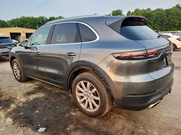 2022 PORSCHE CAYENNE Base