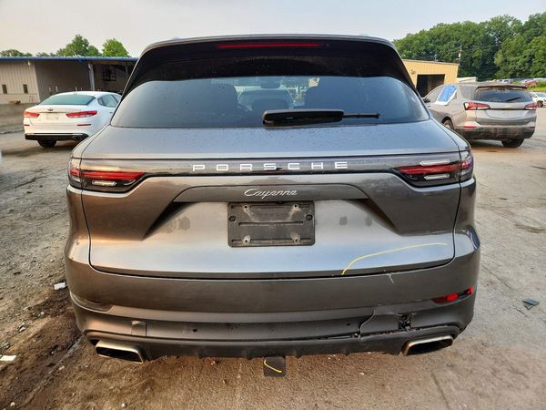 2022 PORSCHE CAYENNE Base