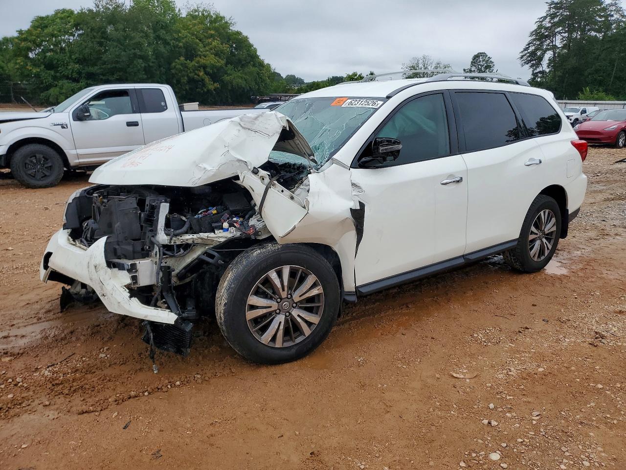 2018 NISSAN PATHFINDER — Front 3/4