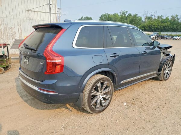 2023 VOLVO XC90