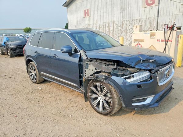 2023 VOLVO XC90