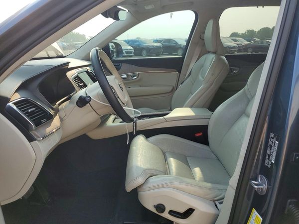2023 VOLVO XC90