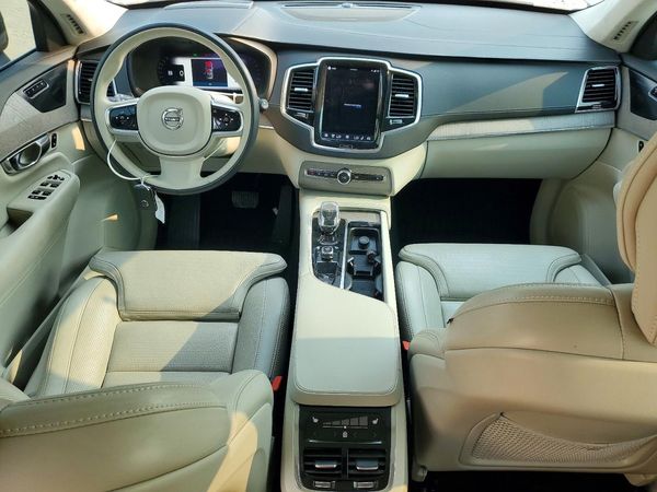2023 VOLVO XC90