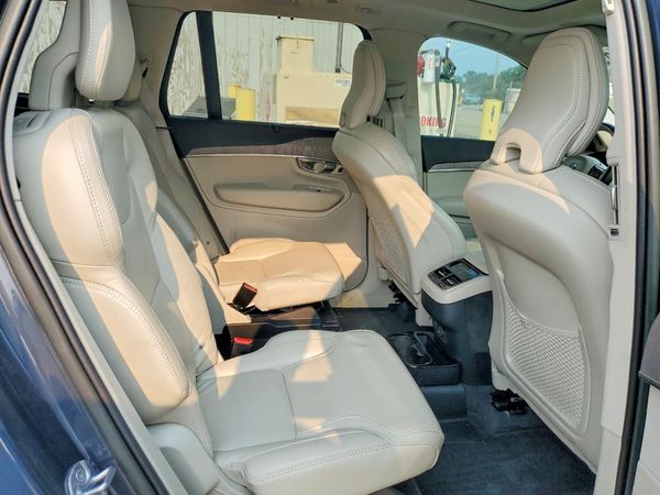 2023 VOLVO XC90