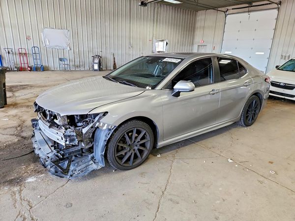 2019 TOYOTA CAMRY