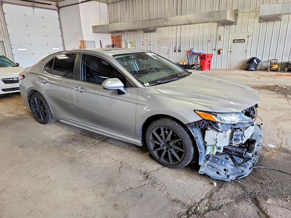 2019 TOYOTA CAMRY