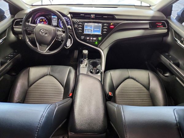 2019 TOYOTA CAMRY