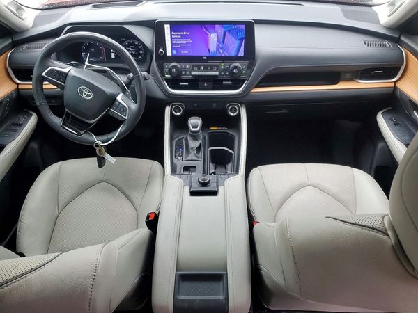 2024 TOYOTA GRAND HIGHLANDER