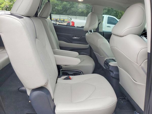 2024 TOYOTA GRAND HIGHLANDER