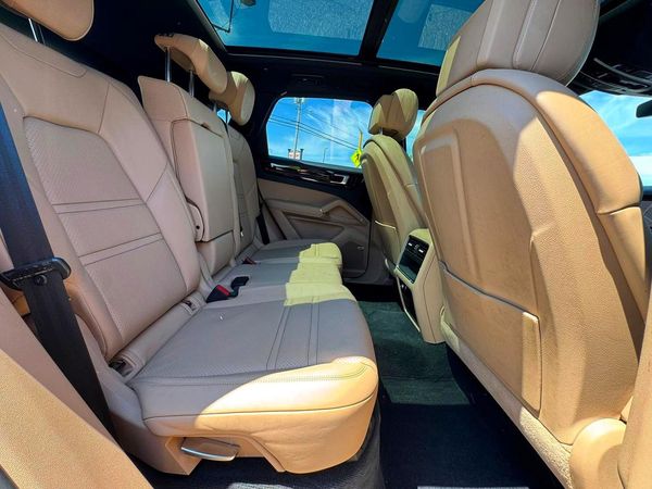 2019 PORSCHE CAYENNE