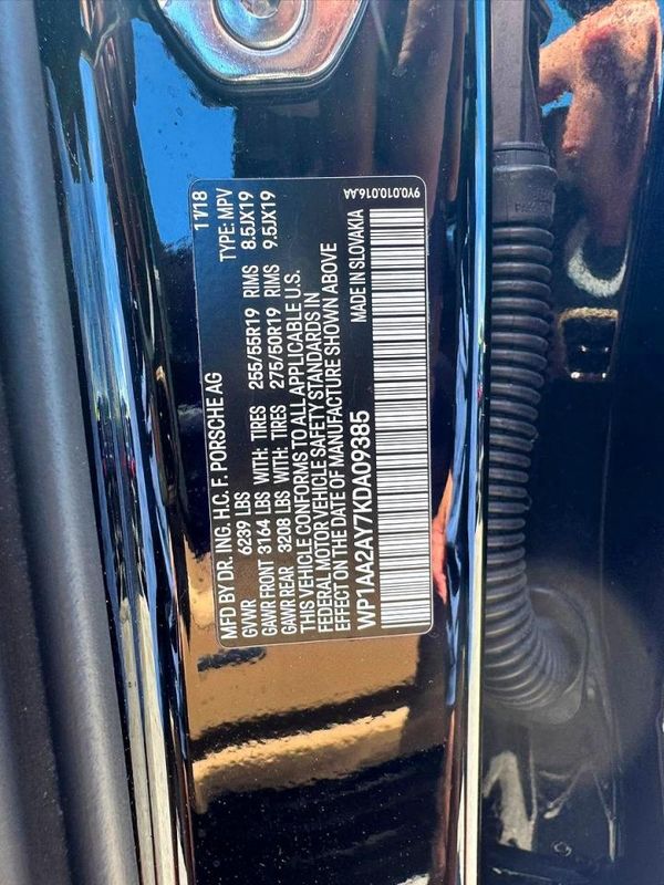 2019 PORSCHE CAYENNE