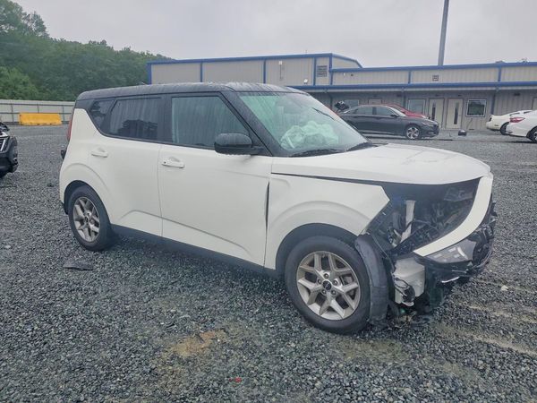 2024 KIA SOUL LX, S