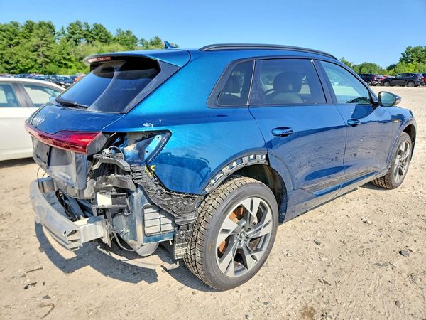 2021 AUDI E-TRON quattro Premium