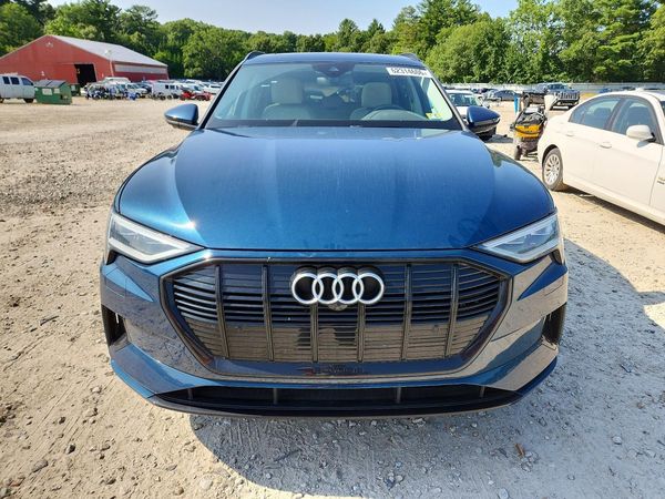 2021 AUDI E-TRON quattro Premium
