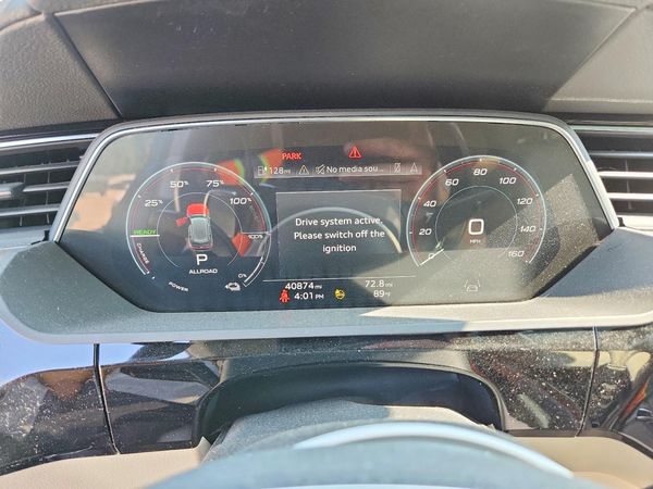 2021 AUDI E-TRON quattro Premium