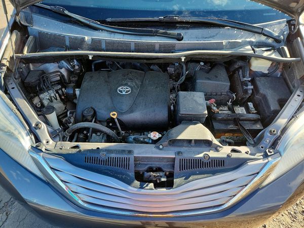 2017 TOYOTA SIENNA